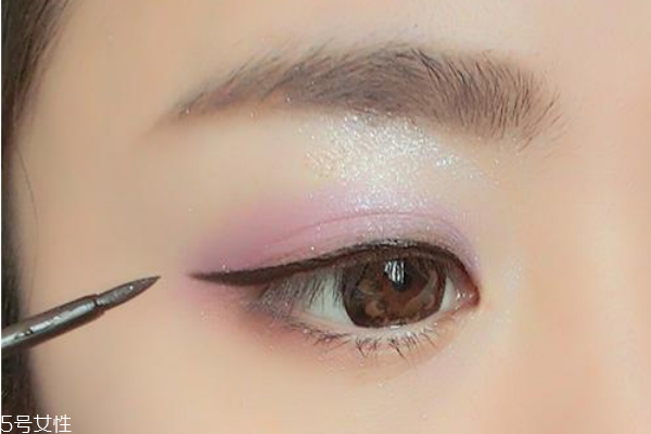 初學(xué)者怎樣畫(huà)眼線 各種眼型的眼線畫(huà)法 初學(xué)者怎樣畫(huà)眼線 各種眼型的眼線畫(huà)法