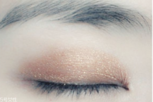 單眼皮內(nèi)雙怎么畫眼妝 內(nèi)雙眼妝畫法步驟圖解 單眼皮內(nèi)雙怎么畫眼妝 內(nèi)雙眼妝畫法步驟圖解