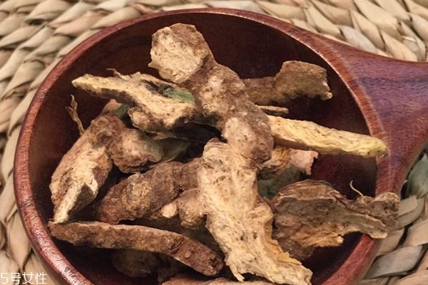 白術可以燉雞嗎 加黃芪更好 白術可以燉雞嗎 加黃芪更好