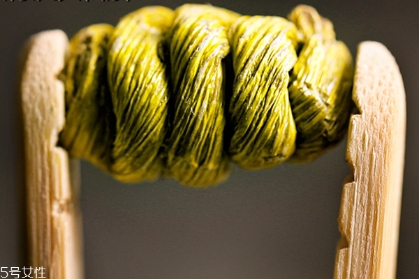 石斛是粗的好還是細(xì)的好 這樣選就沒錯了 石斛是粗的好還是細(xì)的好 這樣選就沒錯了