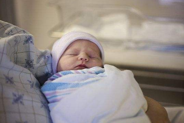 秋季寶寶長痱子怎么辦 爸媽注意日常護(hù)理 秋季寶寶長痱子怎么辦 爸媽注意日常護(hù)理