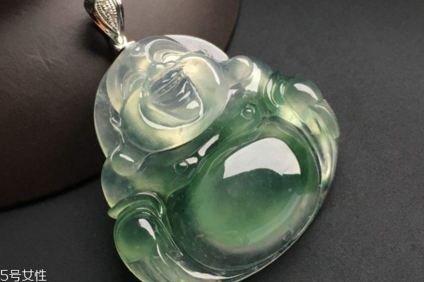 翡翠彌勒佛吊墜的寓意 它代表這些意思 翡翠彌勒佛吊墜的寓意 它代表這些意思