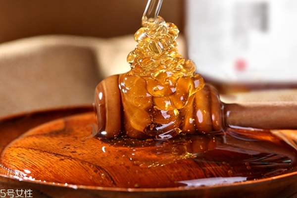 洋槐蜜怎么分辨真假 學會這幾個方法包你會認 洋槐蜜怎么分辨真假 學會這幾個方法包你會認