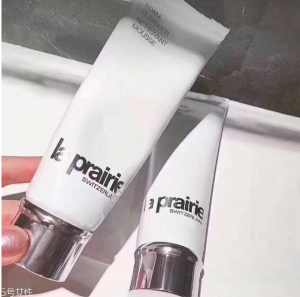 卸妝乳和潔面乳一樣嗎 完全不一樣 卸妝乳和潔面乳一樣嗎 完全不一樣