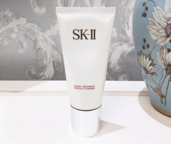 卸妝乳和潔面乳一樣嗎 完全不一樣 卸妝乳和潔面乳一樣嗎 完全不一樣