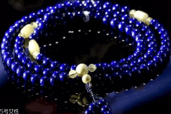 青金石的功效與作用 對身心皆有好處 青金石的功效與作用 對身心皆有好處