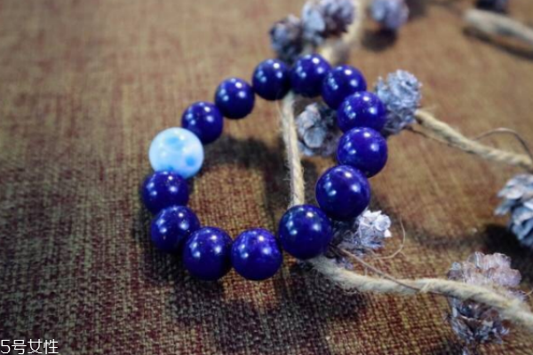 如何辨別青金石真假 這幾點就能區(qū)分 如何辨別青金石真假 這幾點就能區(qū)分