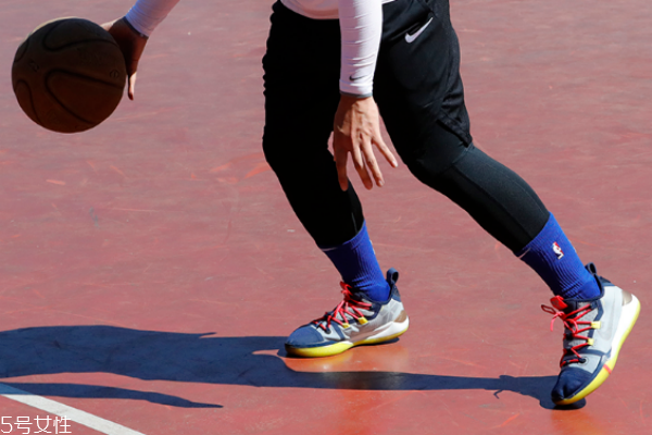 耐克kobe ad ep2018實(shí)戰(zhàn)測評 科比生日戰(zhàn)靴