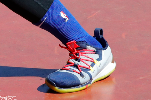 耐克kobe ad ep2018實(shí)戰(zhàn)測評 科比生日戰(zhàn)靴