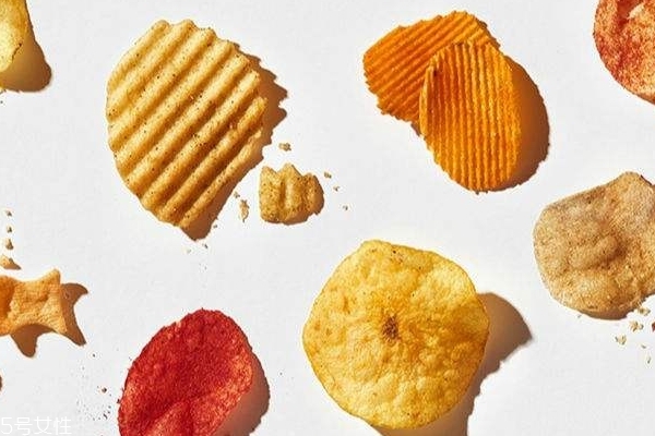 薯片沒(méi)氣能不能吃 要看薯片是否變質(zhì)