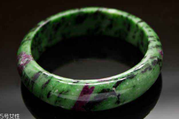 紅綠寶多少錢(qián)一克 多在百元以內(nèi)