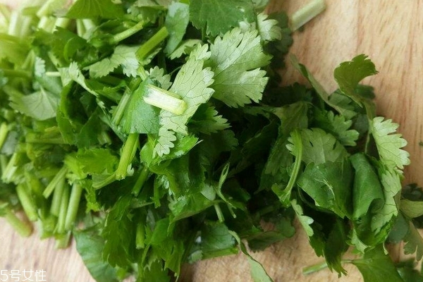 香菜會殺精嗎 沒有真實(shí)依據(jù)