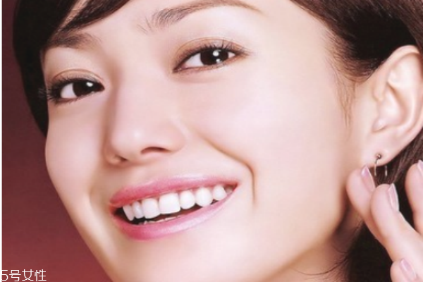 如何預(yù)防眼睛長(zhǎng)魚(yú)尾紋 讓年齡凍結(jié)在眼部