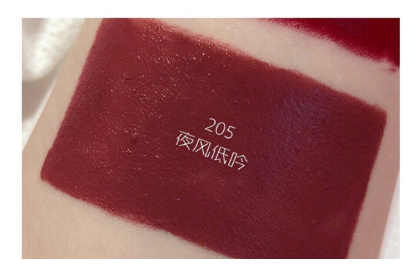 完美日記小黑鉆哪個(gè)色最好看 5支秋冬最顯白的顏色 完美日記小黑鉆哪個(gè)色最好看 5支秋冬最顯白的顏色