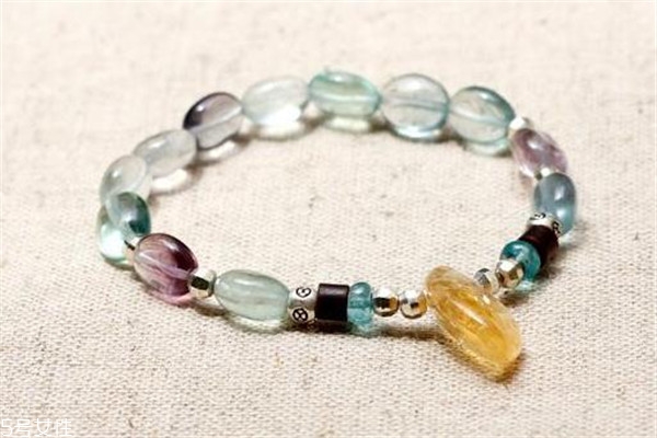 綠螢石的功效與作用 帶走不良情緒