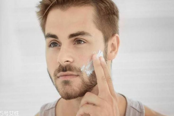 男士底妝步驟 三招隱匿毛孔瑕疵 男士底妝步驟 三招隱匿毛孔瑕疵
