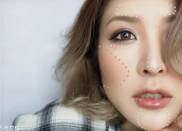 小煙熏妝的畫(huà)法步驟圖解 紫色小煙熏眼妝教程 小煙熏妝的畫(huà)法步驟圖解 紫色小煙熏眼妝教程