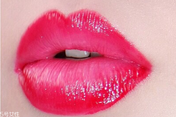 唇膏怎么涂好看圖解 漸變唇妝畫法 唇膏怎么涂好看圖解 漸變唇妝畫法