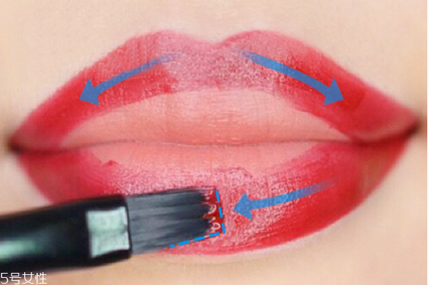 唇膏怎么涂好看圖解 漸變唇妝畫法 唇膏怎么涂好看圖解 漸變唇妝畫法