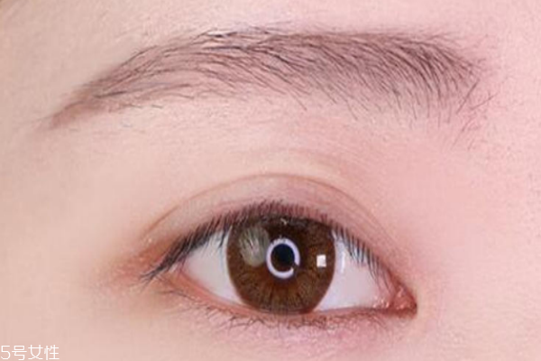 眉筆什么顏色好看自然 這4種讓你的氣質(zhì)up 眉筆什么顏色好看自然 這4種讓你的氣質(zhì)up