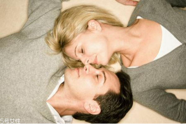 熱戀時(shí)需要注意的事，閨蜜也要提防