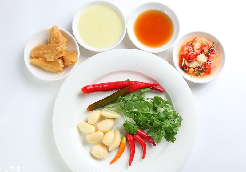 泰式檸檬魚(yú)的正宗做法 用這種魚(yú)肉才好吃