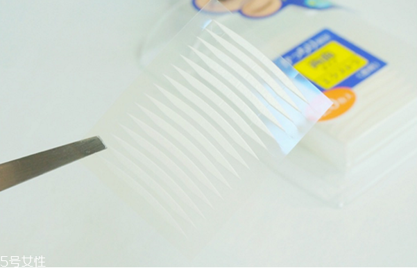 單眼皮怎么貼雙眼皮貼 貼網狀雙眼皮貼的方法