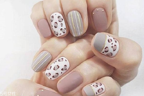 豹紋美甲什么顏色好看 這幾款擺脫俗氣