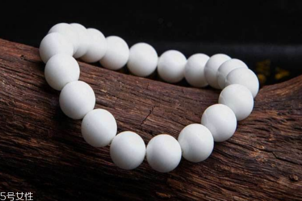 白硨磲手鏈一般多少錢(qián) 價(jià)格不算很貴