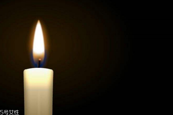 香氛蠟燭第一次燒多久 首燒2小時(shí)能延長(zhǎng)壽命