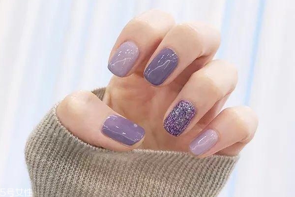 簡(jiǎn)約精致美甲圖片 5款內(nèi)涵美甲送給小仙女