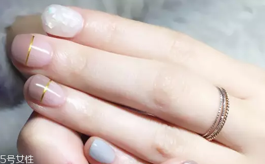 簡(jiǎn)約精致美甲圖片 5款內(nèi)涵美甲送給小仙女