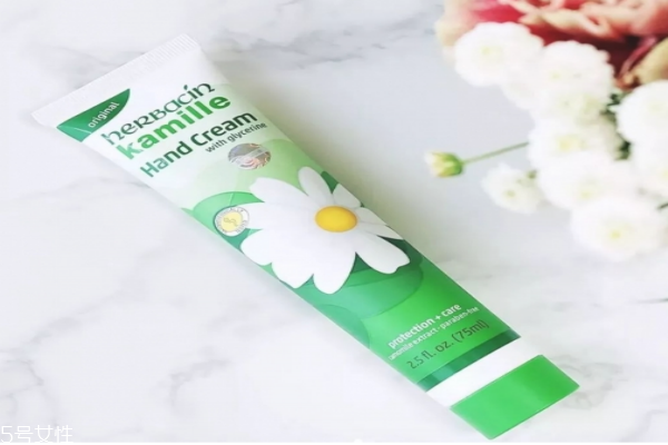 妮維雅護(hù)手霜好用嗎 性價(jià)比超高值得一買 妮維雅護(hù)手霜好用嗎 性價(jià)比超高值得一買