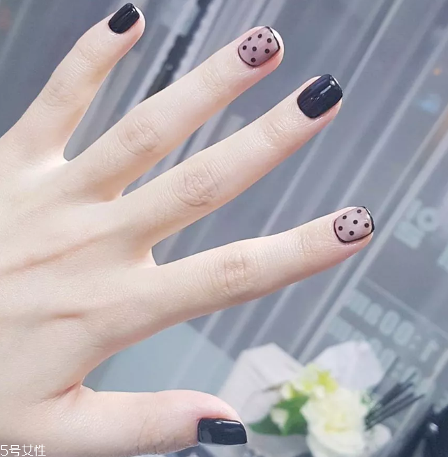 可愛(ài)波點(diǎn)美甲圖片 這幾款自帶減齡效果 可愛(ài)波點(diǎn)美甲圖片 這幾款自帶減齡效果