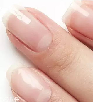 另類(lèi)磨砂紅美甲圖片 讓人魅力四射的紅色風(fēng)暴