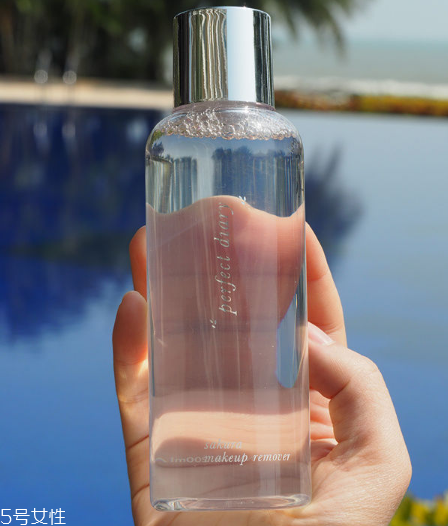 皮膚油用什么卸妝產品 油性皮膚用這些卸妝產品好