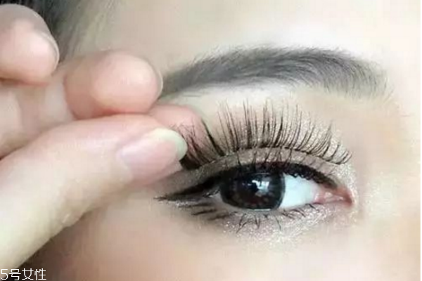 怎么畫睫毛好看 涂睫毛膏的技巧 怎么畫睫毛好看 涂睫毛膏的技巧