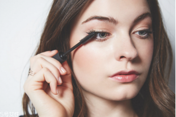 怎么畫睫毛好看 涂睫毛膏的技巧 怎么畫睫毛好看 涂睫毛膏的技巧