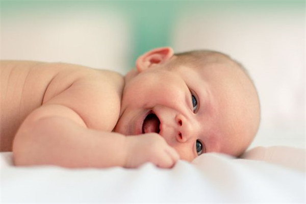 怎么讓寶寶晚上睡長覺不醒來 怎么讓寶寶晚上睡長覺不醒來