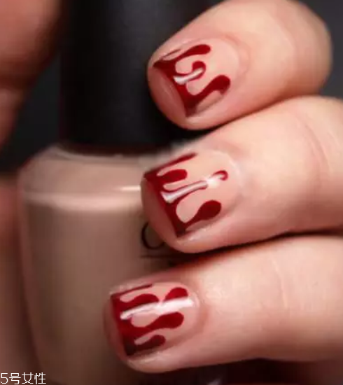 6種惡作劇萬(wàn)圣節(jié)美甲款式 驚悚又不失可愛(ài)