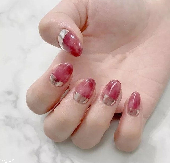 8種紅色暈染美甲款式 本季大熱臟臟紅美甲 8種紅色暈染美甲款式 本季大熱臟臟紅美甲