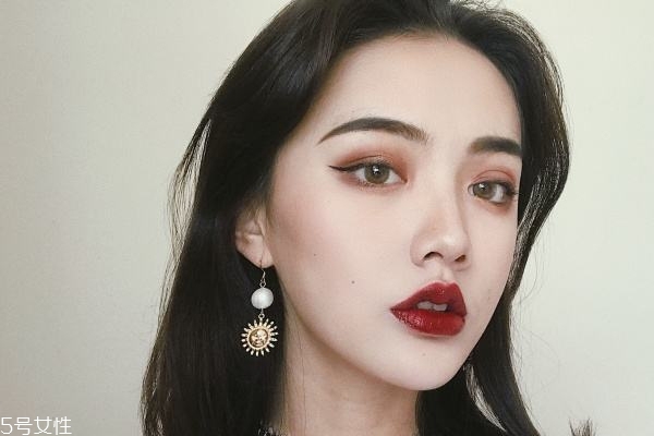 美瞳戴不舒服怎么辦 4點(diǎn)干貨知識(shí)了解一下 美瞳戴不舒服怎么辦 4點(diǎn)干貨知識(shí)了解一下