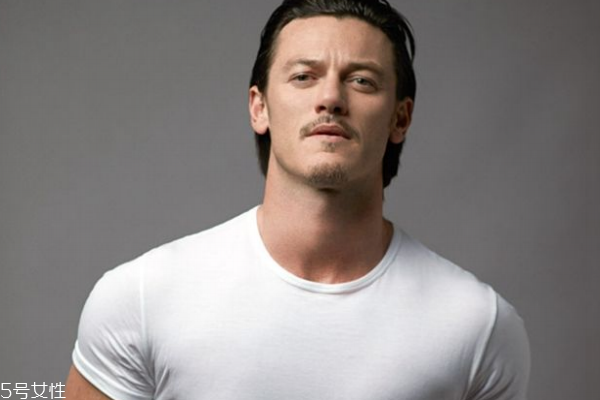 男神是怎么養(yǎng)成的，3分鐘速成法