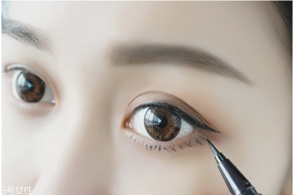 秋冬慵懶妝容教程 溫柔美膩的秋冬妝容 秋冬慵懶妝容教程 溫柔美膩的秋冬妝容