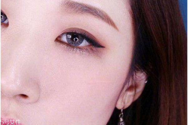 秋冬慵懶妝容教程 溫柔美膩的秋冬妝容 秋冬慵懶妝容教程 溫柔美膩的秋冬妝容