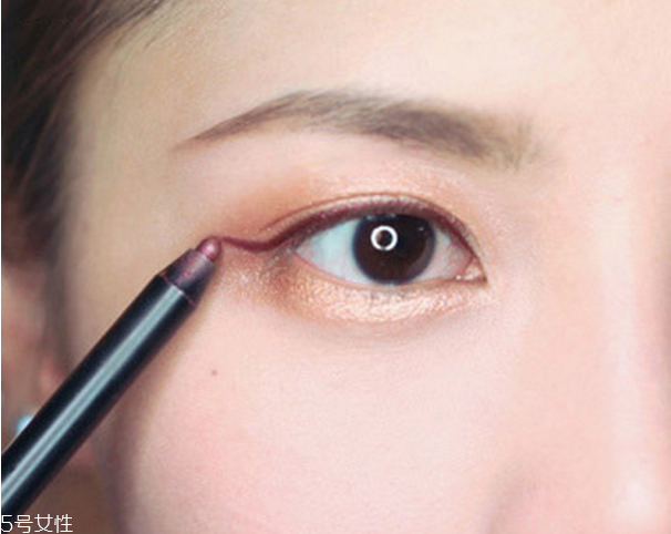 秋冬慵懶妝容教程 溫柔美膩的秋冬妝容 秋冬慵懶妝容教程 溫柔美膩的秋冬妝容