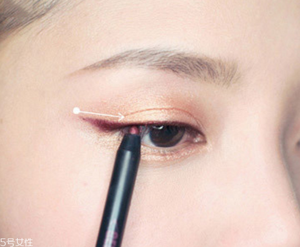 秋冬慵懶妝容教程 溫柔美膩的秋冬妝容 秋冬慵懶妝容教程 溫柔美膩的秋冬妝容