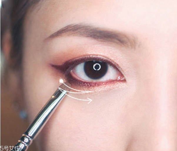 秋冬慵懶妝容教程 溫柔美膩的秋冬妝容 秋冬慵懶妝容教程 溫柔美膩的秋冬妝容