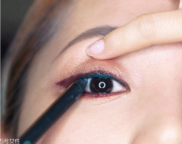 秋冬慵懶妝容教程 溫柔美膩的秋冬妝容 秋冬慵懶妝容教程 溫柔美膩的秋冬妝容