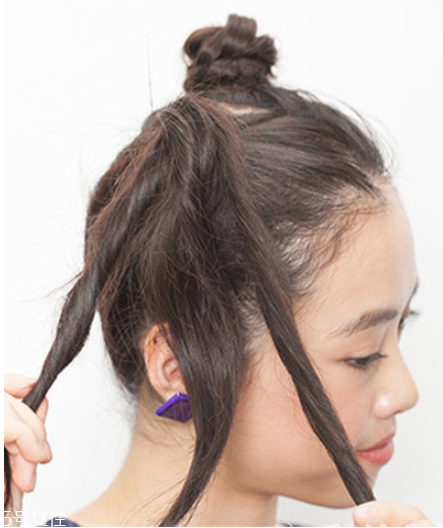 如何自己做簡單盤發(fā) 雙丸子頭最好看的扎法 如何自己做簡單盤發(fā) 雙丸子頭最好看的扎法